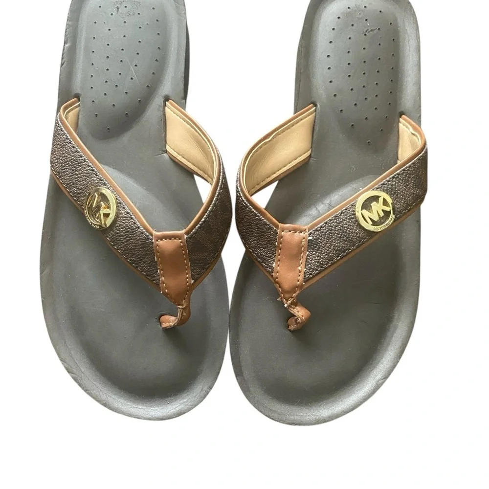 Michael Kors Brown and Black Platform Thong Sandals - Picture 2 of 11